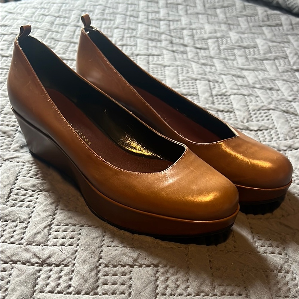 Marc Jacobs : Brown Leather Wedges - 38